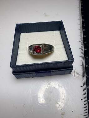 Vintage Art Deco Style Silver Tone Round Red Rhinestone Men's Signet Ring Size 1